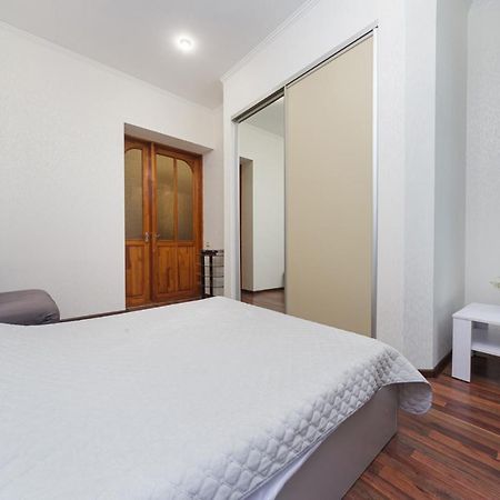 Apartment Zhukovskogo 17 Oldenburg Bagian luar foto