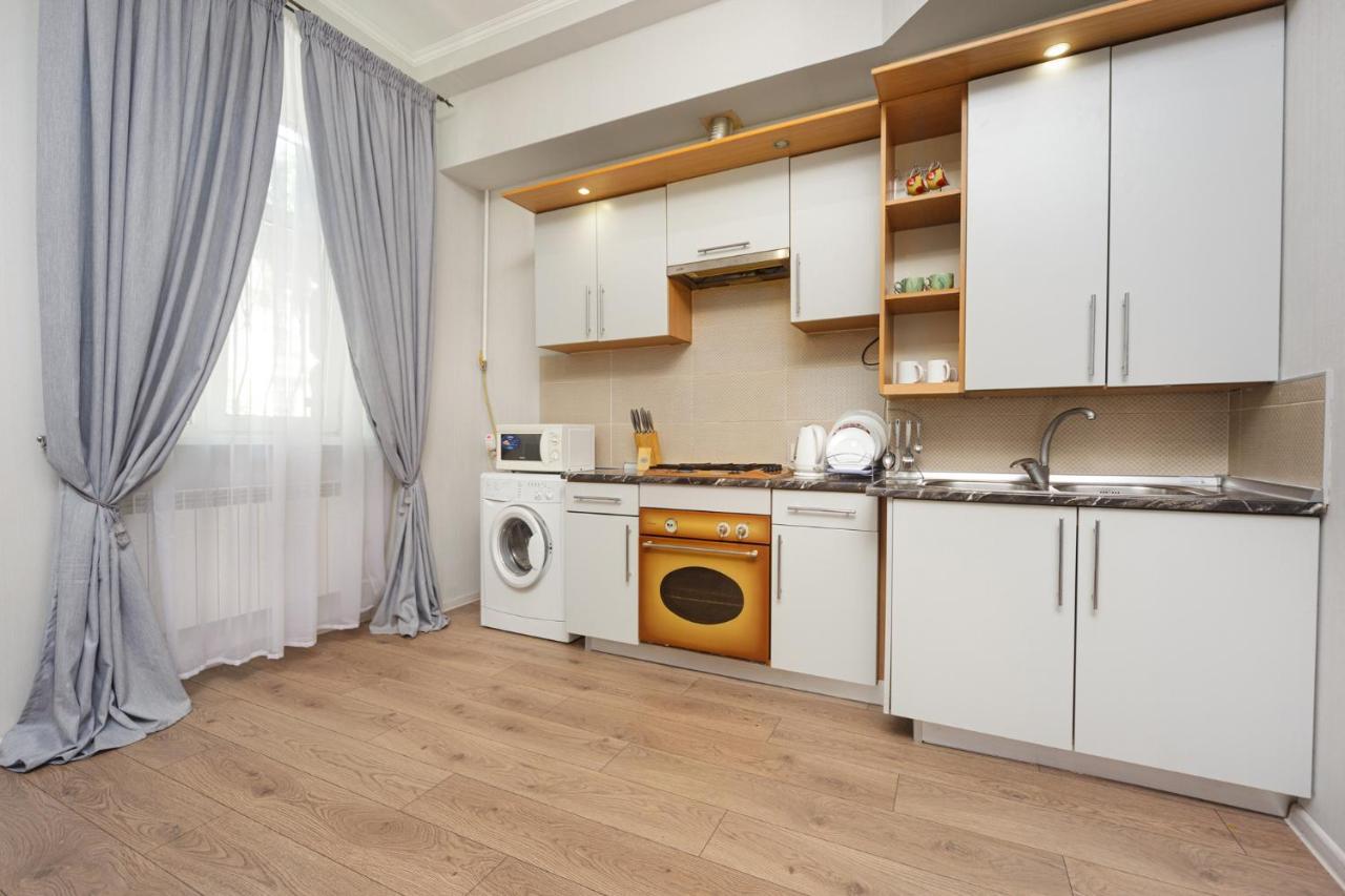 Apartment Zhukovskogo 17 Oldenburg Bagian luar foto