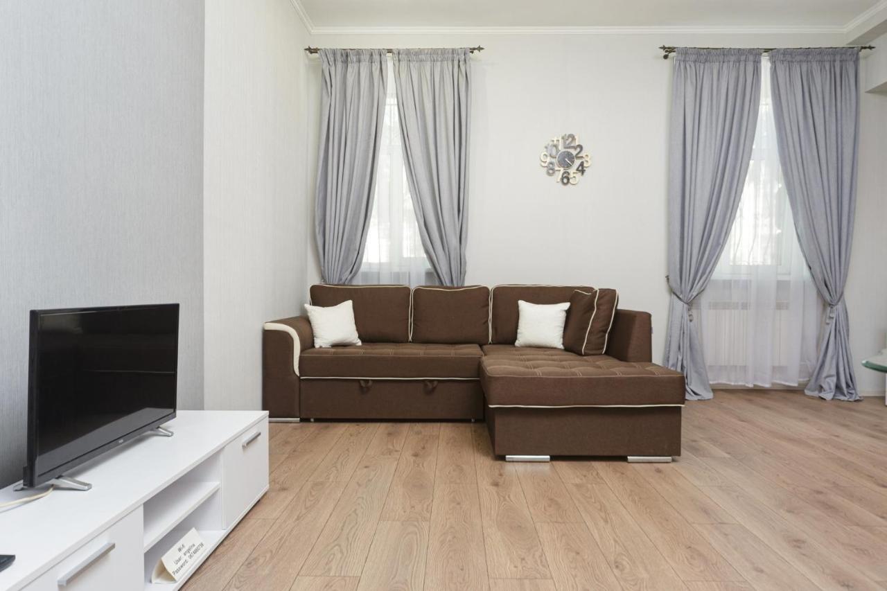 Apartment Zhukovskogo 17 Oldenburg Bagian luar foto